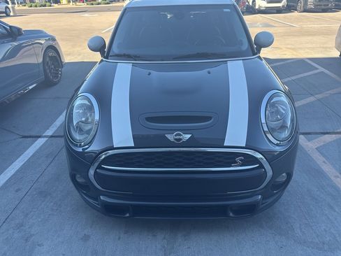 Used 2017 MINI Cooper S image 2