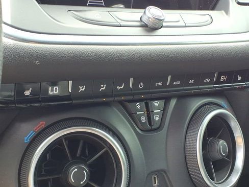 Certified 2021 Chevrolet Blazer LT FWD image 7