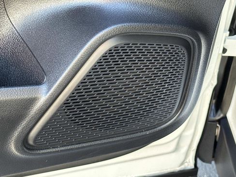 Used 2021 Mercedes-Benz GLB 250 image 16