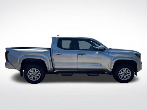 Used 2024 Toyota Tacoma SR5 RWD image 11