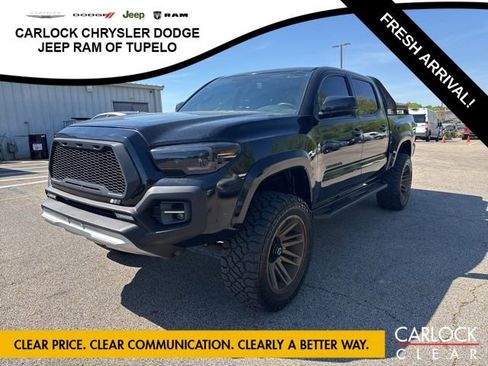 Used 2021 Toyota Tacoma SR5 image 1