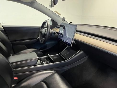 Used 2021 Tesla Model Y Long Range AWD/4WD image 11