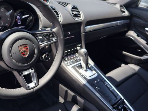 Certified 2025 Porsche 718 Cayman S RWD image 20