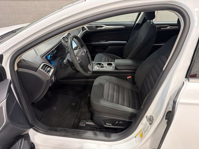 Used 2018 Ford Fusion SE w/ Fusion SE Technology Package FWD image 17