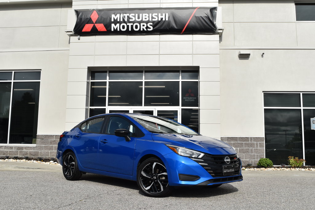 Used 2024 Nissan Versa SR FWD image 1