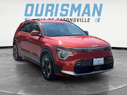 Used 2023 Kia Niro Wind w/ Wind Preserve Package FWD image 1