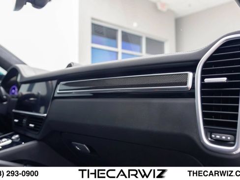 Used 2023 Porsche Cayenne Turbo AWD/4WD image 90