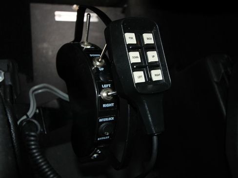 Used 2023 Toyota Sienna XSE image 14