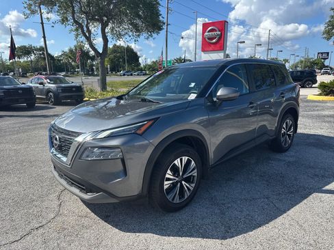 Certified 2022 Nissan Rogue SV FWD image 2