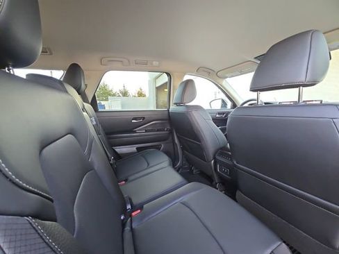 New 2026 Nissan Pathfinder SL image 29