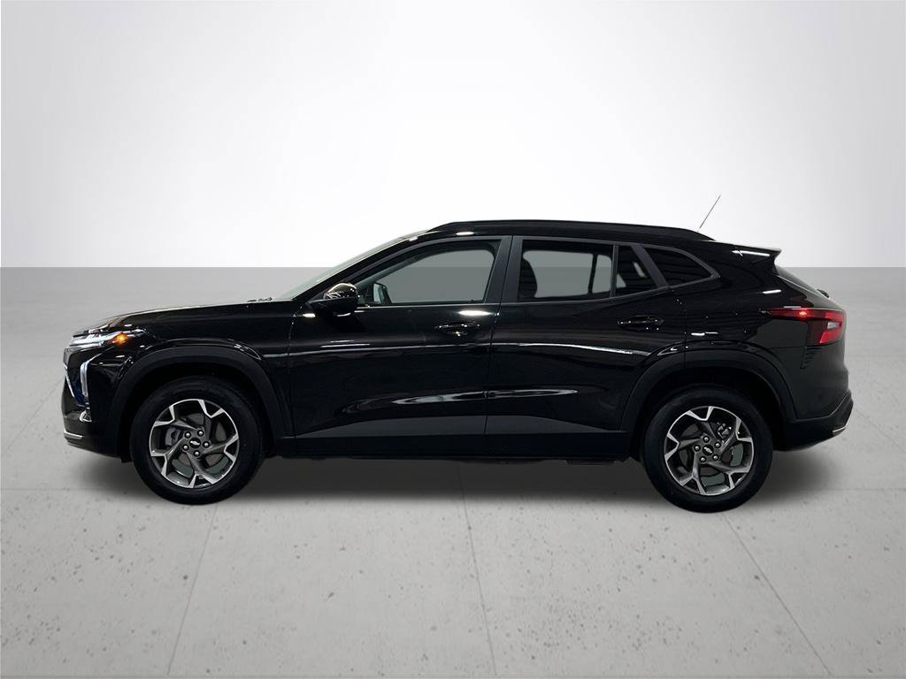 Certified 2025 Chevrolet Trax LT w/ LT Convenience Package FWD image 15
