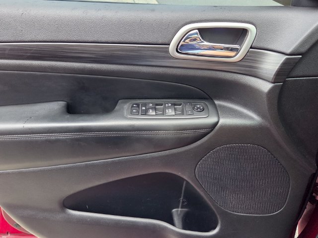 Used 2020 Jeep Grand Cherokee Altitude RWD image 30