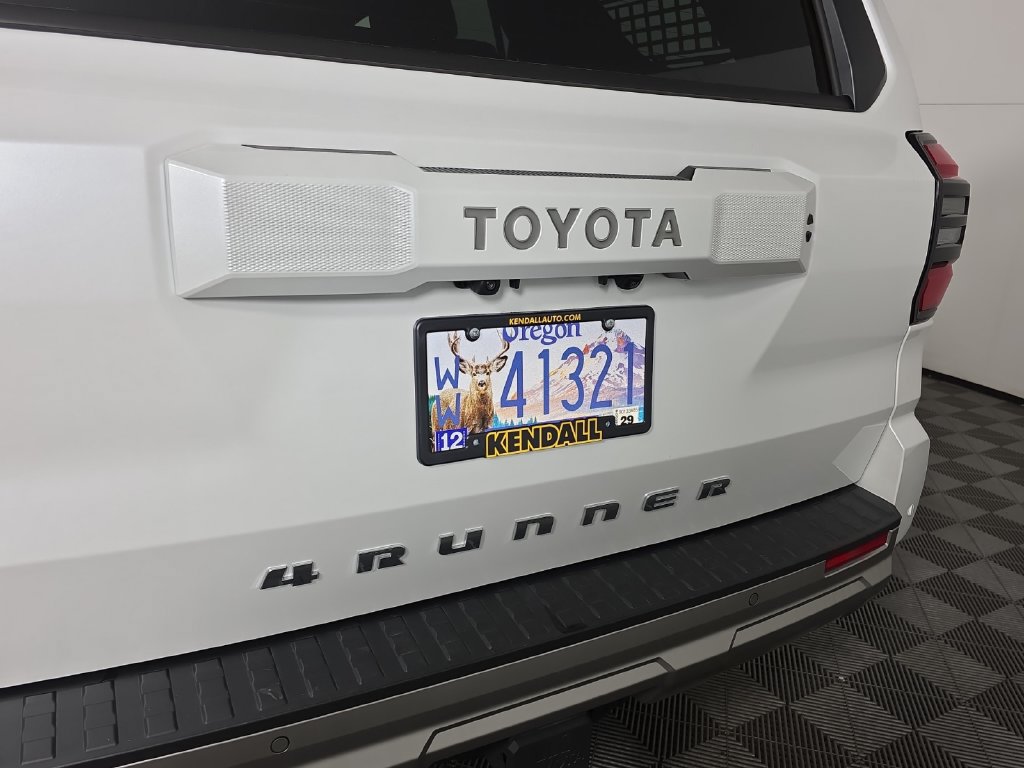 Used 2025 Toyota 4Runner Limited w/ Tow Technology Package AWD/4WD image 11