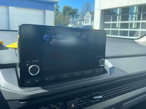 Certified 2024 Honda Accord EX image 27