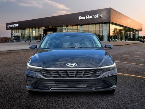 New 2026 Hyundai Elantra Limited FWD image 12