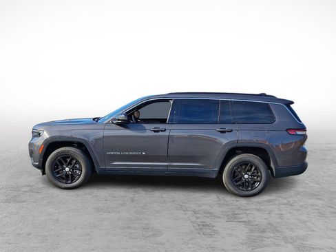 Used 2024 Jeep Grand Cherokee L Laredo w/ Luxury Tech Group I image 2