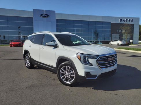 Used 2023 GMC Terrain SLT image 1