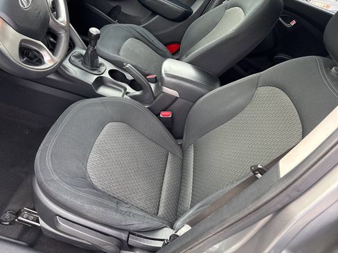 Used 2012 Hyundai Tucson GL image 17