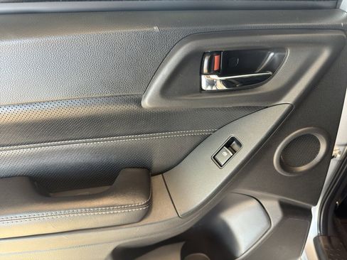 Used 2017 Subaru Forester 2.0XT Touring image 11