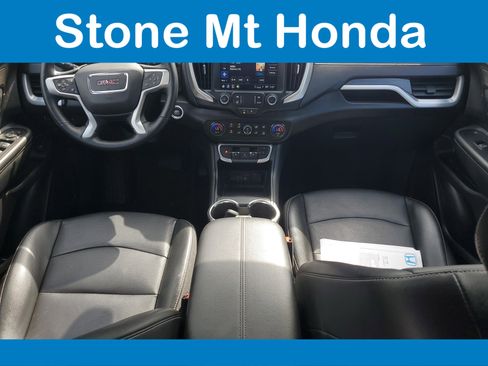 Used 2024 GMC Terrain SLT image 17