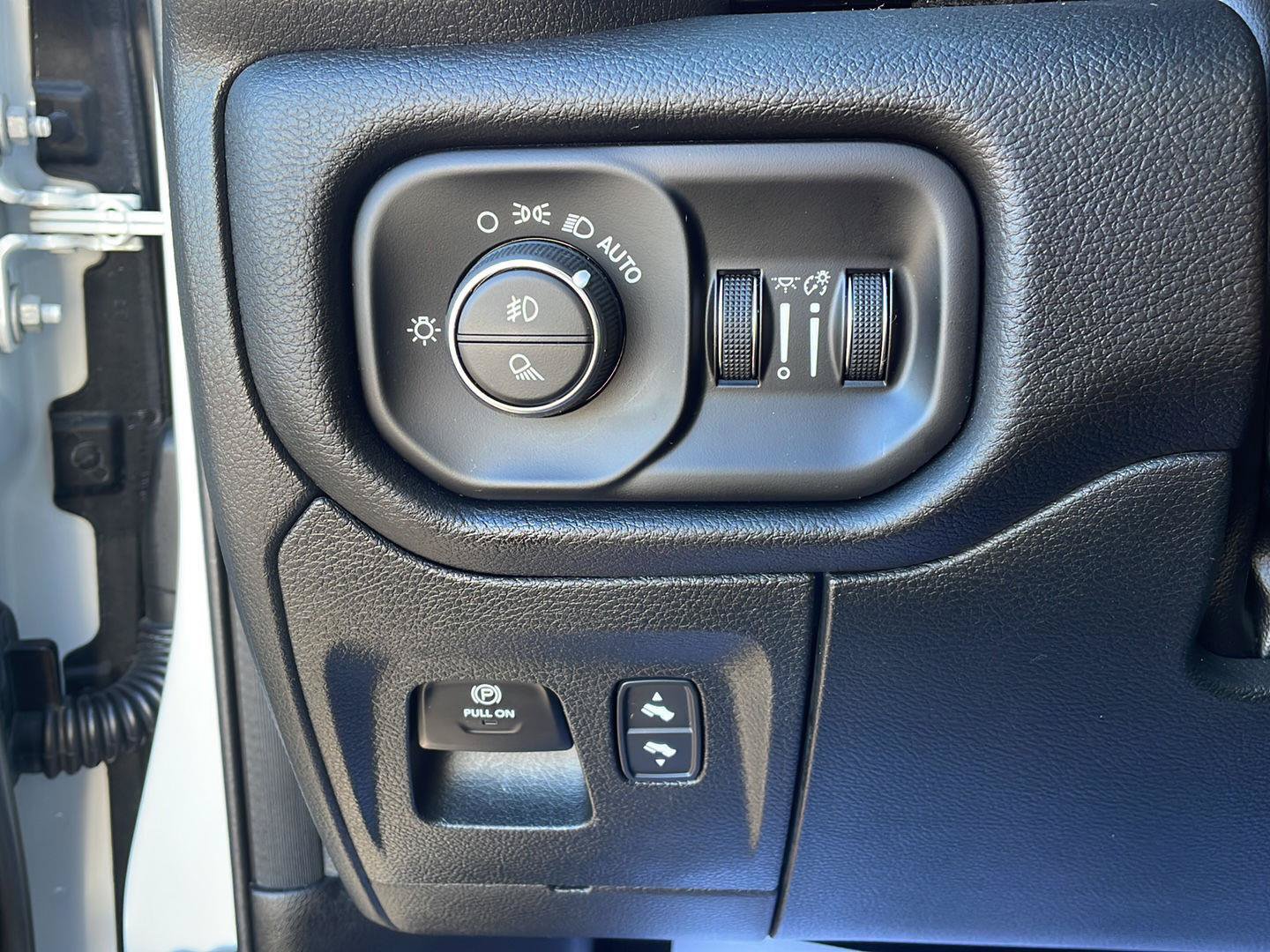 Used 2025 RAM 1500 Laramie w/ Night Edition AWD/4WD image 13