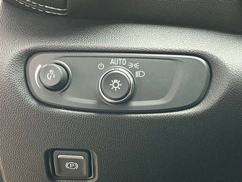 Used 2025 Chevrolet Blazer LT image 20