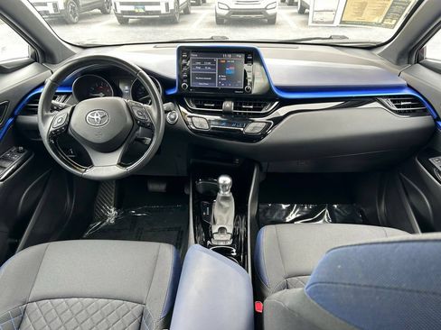 Used 2021 Toyota C-HR XLE FWD image 10