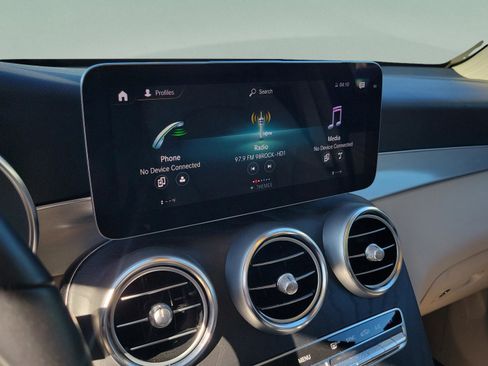 Used 2022 Mercedes-Benz GLC 300 image 32