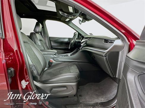 New 2025 Jeep Grand Cherokee L Altitude image 19