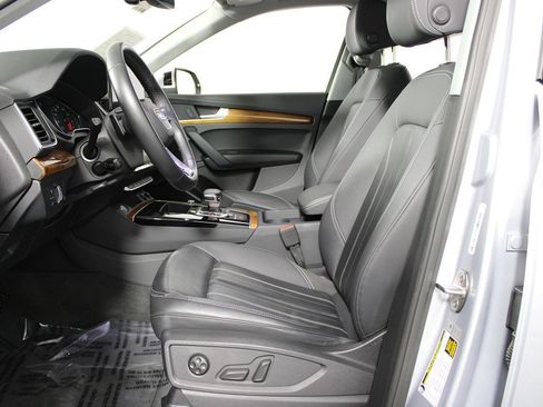 Used 2023 Audi Q5 2.0T Premium w/ Convenience Package AWD/4WD image 11