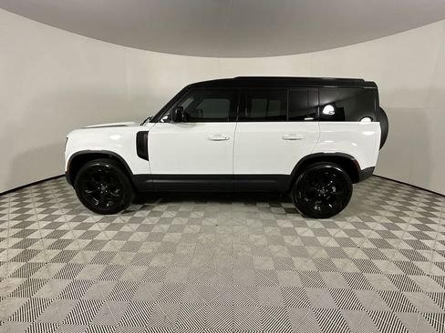 Used 2023 Land Rover Defender 110 S image 2