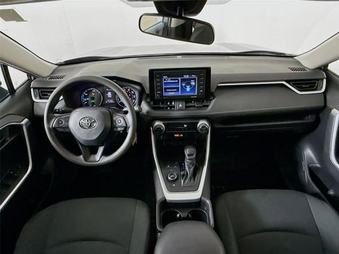 Used 2021 Toyota RAV4 LE image 29