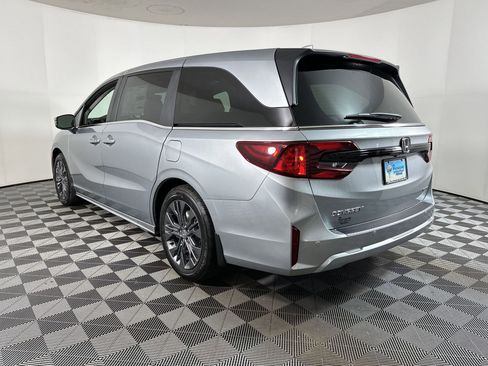 New 2026 Honda Odyssey Touring image 3