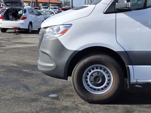 Used 2025 Mercedes-Benz Sprinter 2500 image 22