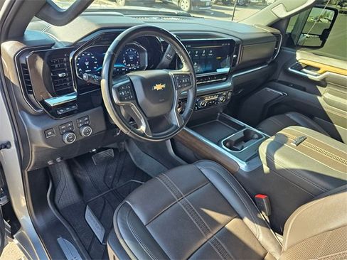 Used 2024 Chevrolet Silverado 3500 High Country w/ High Country Premium Package image 2