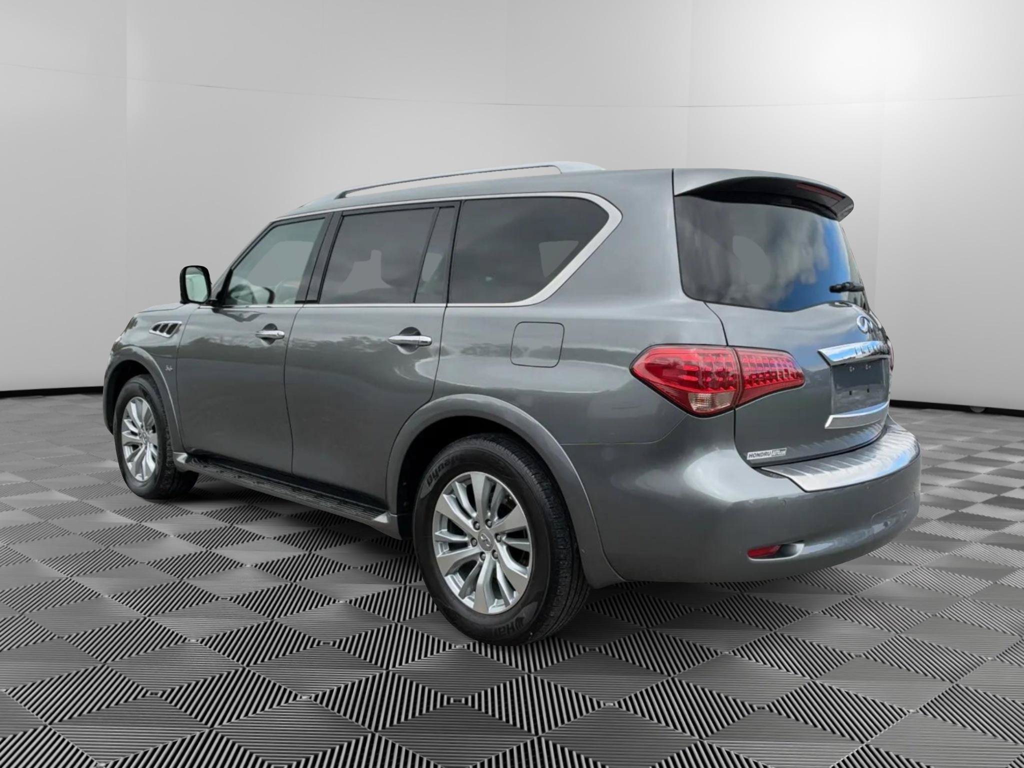Used 2017 INFINITI QX80 4WD w/ All Season Package image 3