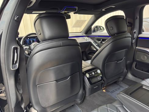 Used 2021 Mercedes-Benz S 580 4MATIC Sedan w/ AMG Line image 41