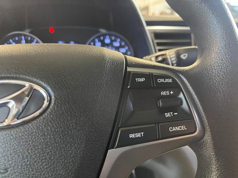 Used 2017 Hyundai Elantra SE image 20