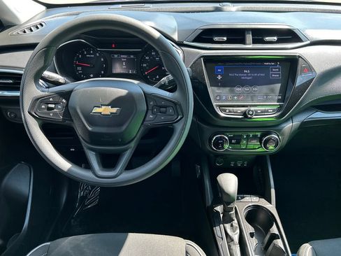 Used 2022 Chevrolet TrailBlazer LT w/ Convenience Package FWD image 17