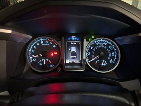 Used 2023 Toyota Tacoma SR5 RWD image 7
