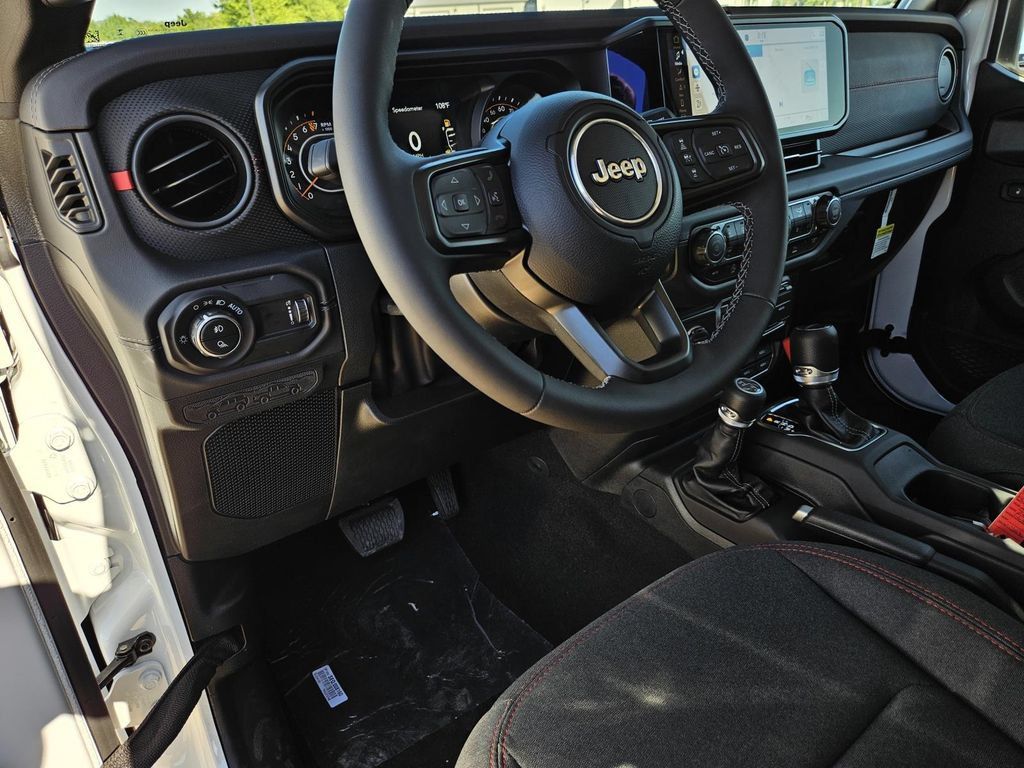 New 2025 Jeep Gladiator Rubicon w/ Convenience Group AWD/4WD image 19
