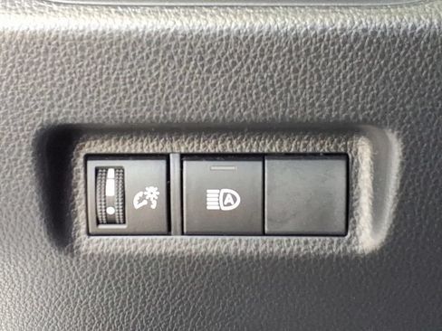Used 2023 Toyota RAV4 LE AWD/4WD image 30