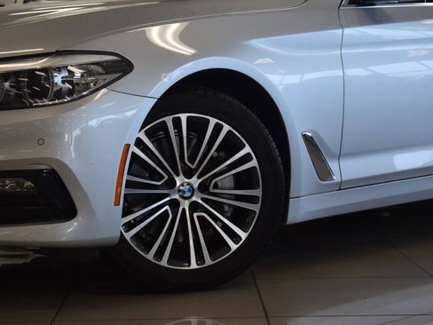 Used 2018 BMW 530i xDrive AWD/4WD image 12