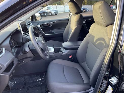 Used 2025 Toyota RAV4 LE image 35