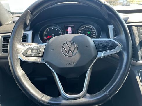Certified 2020 Volkswagen Atlas Cross Sport SE w/ Panoramic Sunroof Package AWD/4WD image 18
