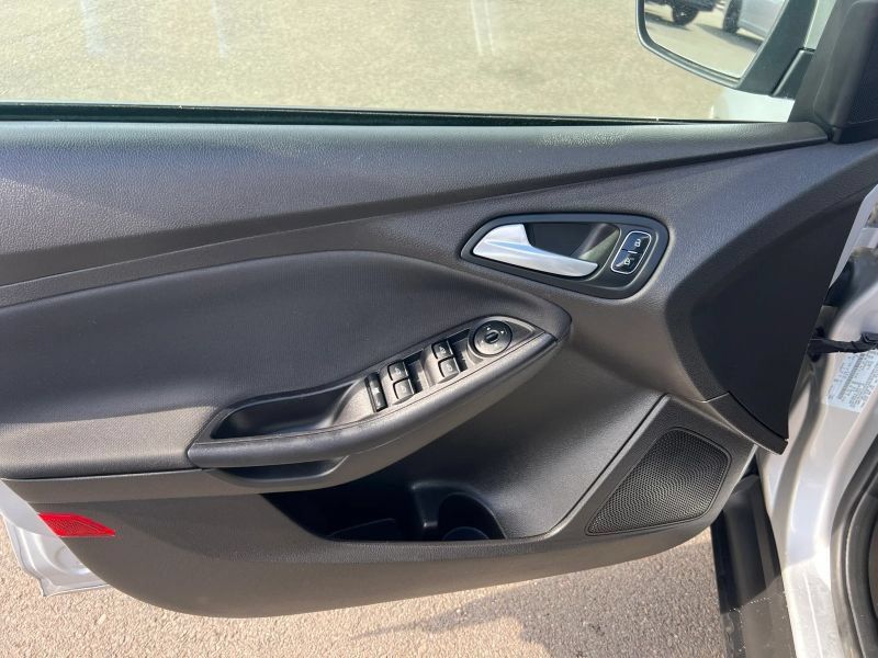 Used 2016 Ford Focus SE FWD image 21