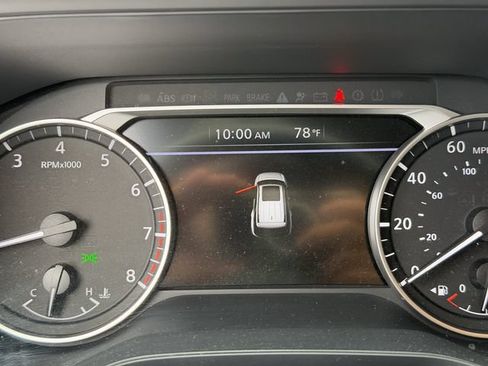 Used 2024 Nissan Pathfinder S FWD image 11