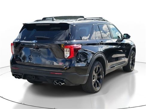 Certified 2022 Ford Explorer ST w/ Equipment Group 401A image 3