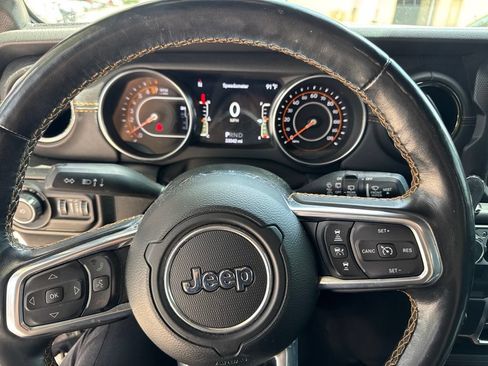 Used 2021 Jeep Wrangler Unlimited Sahara AWD/4WD image 17