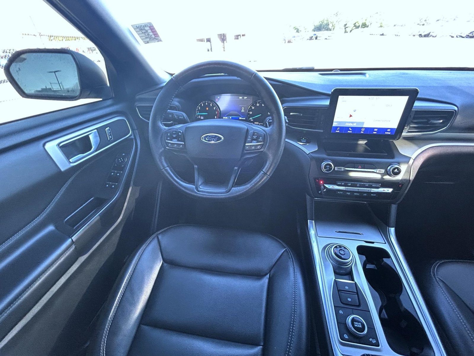 Used 2020 Ford Explorer XLT w/ Equipment Group 202A AWD/4WD image 14